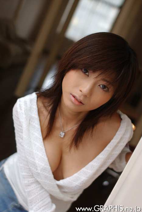 Graphis套图ID0332 2006-06-06 [Fever Boy] Rin Suzuka